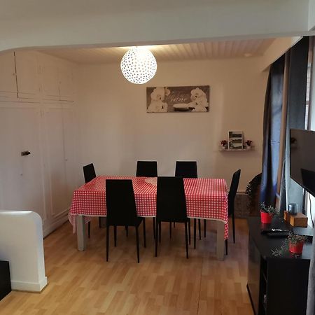 Big Ground Floor 2 Bedrooms Flat In A Quiet Building & Neighborghood Marseille Exterior photo