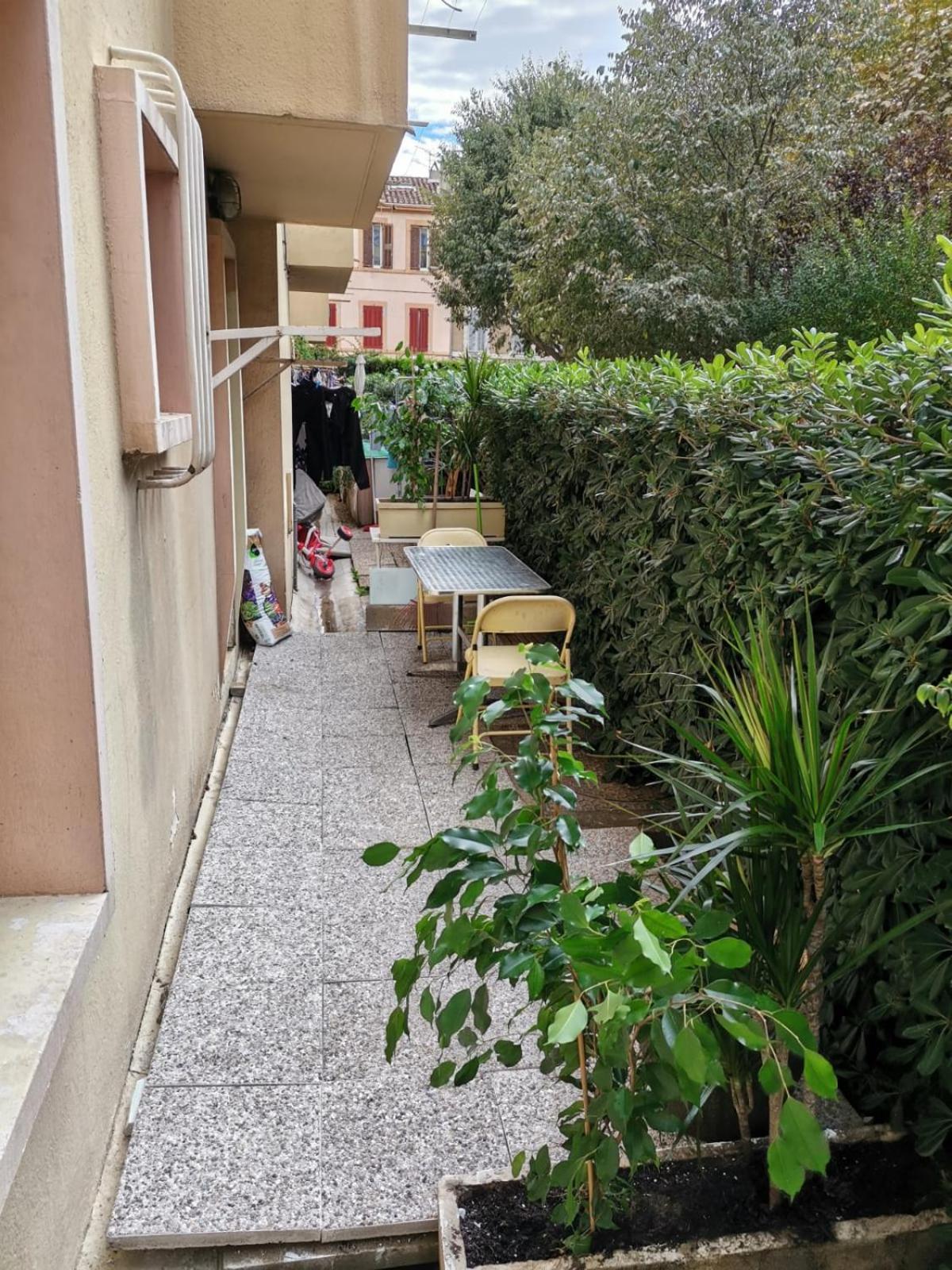 Big Ground Floor 2 Bedrooms Flat In A Quiet Building & Neighborghood Marseille Exterior photo